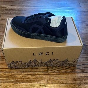 Loci LUXURY Navy Sneakers